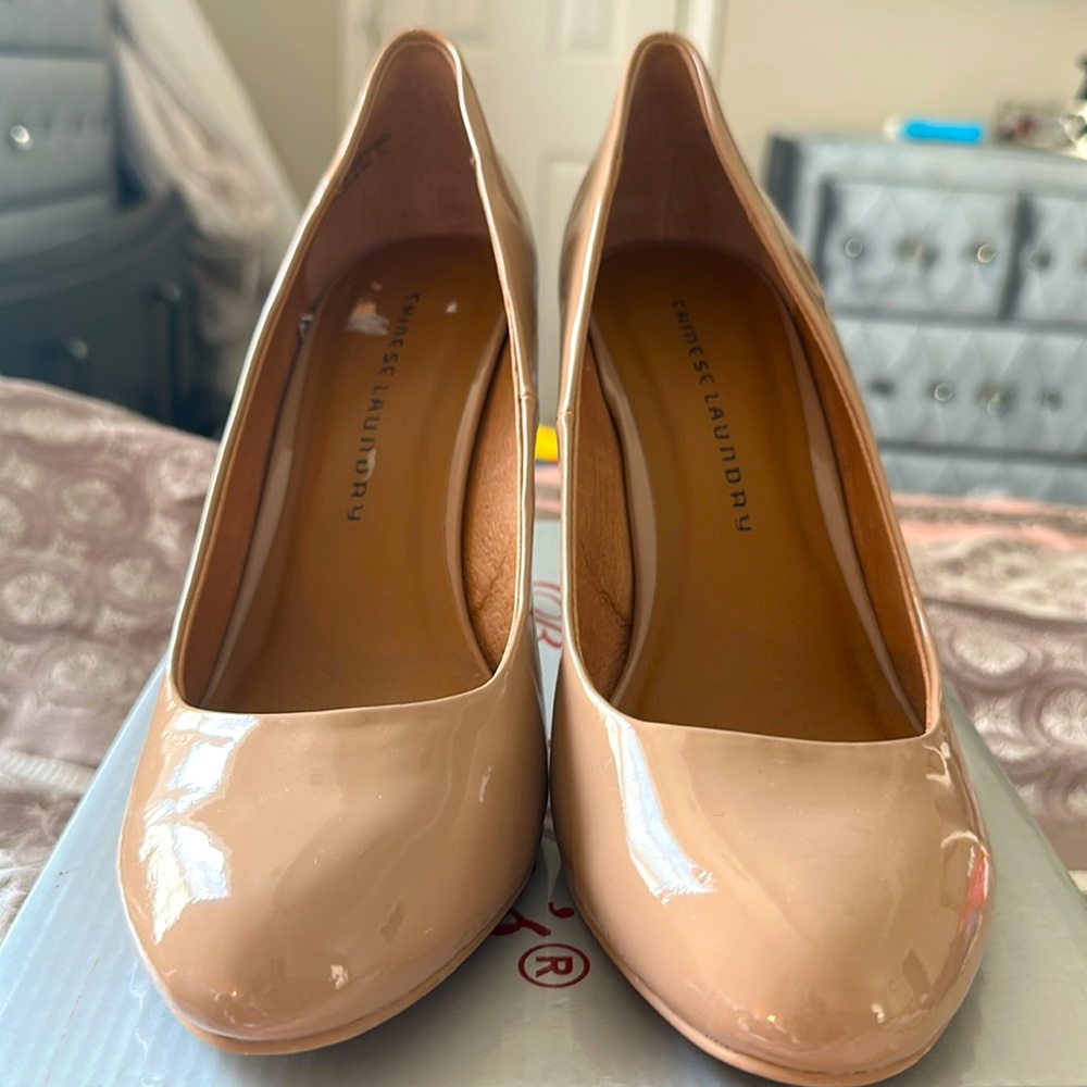Chinese Laundry Patton Leather neutral color heels.  New without tag.
